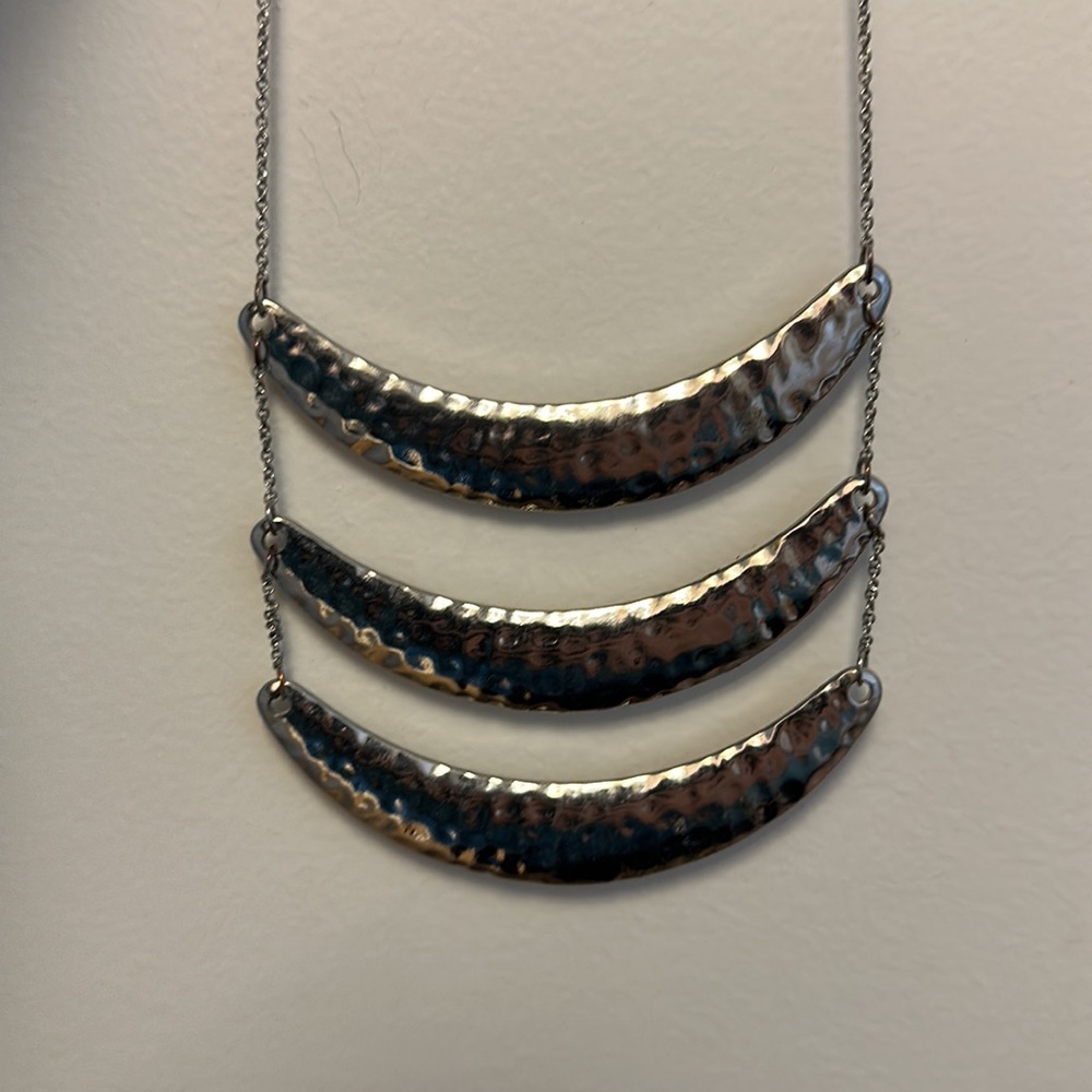 Silver statement necklace - Picture 2 of 4